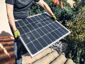 Il est possible d'agir sur le DPE de sa maison grâce aux panneaux photovoltaiques. 